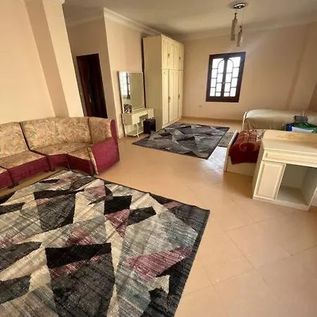 Whole Floor In Villa With Access To Garden And Bbq Badr Exterior photo