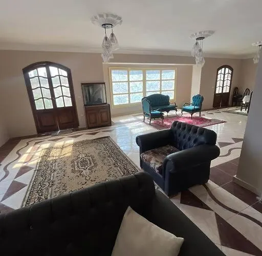 Whole Floor In Villa With Access To Garden And Bbq