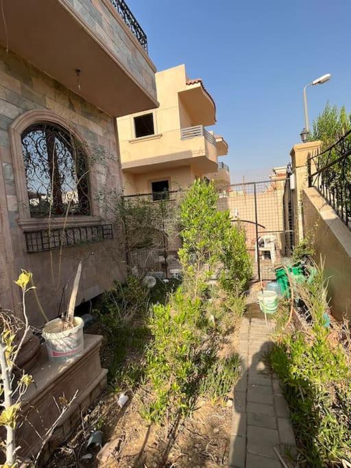 Apartment Whole Floor In With Access To Garden And Bbq *